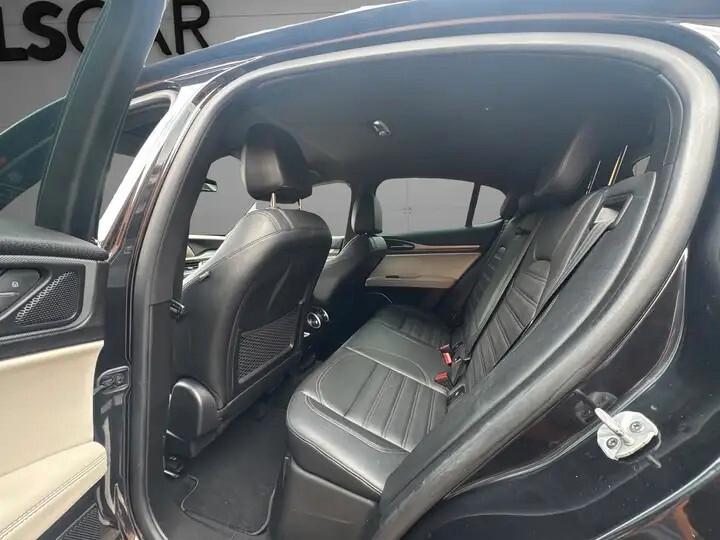 Alfa Romeo Stelvio 2.2 Turbodiesel 210 CV AT8 Q4 Veloce Tì