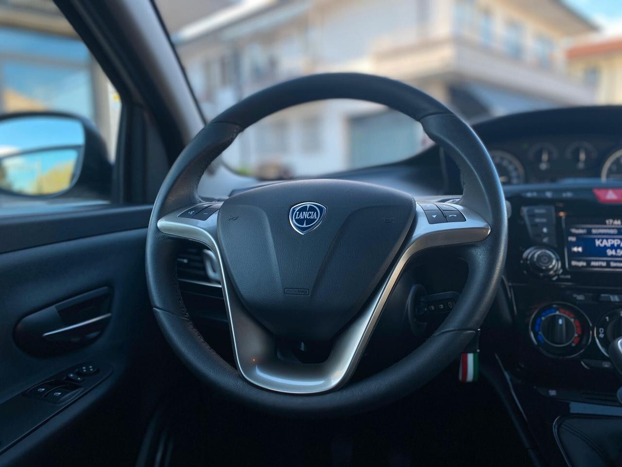 Lancia Ypsilon 1.2 69 CV 5 porte S&S Gold