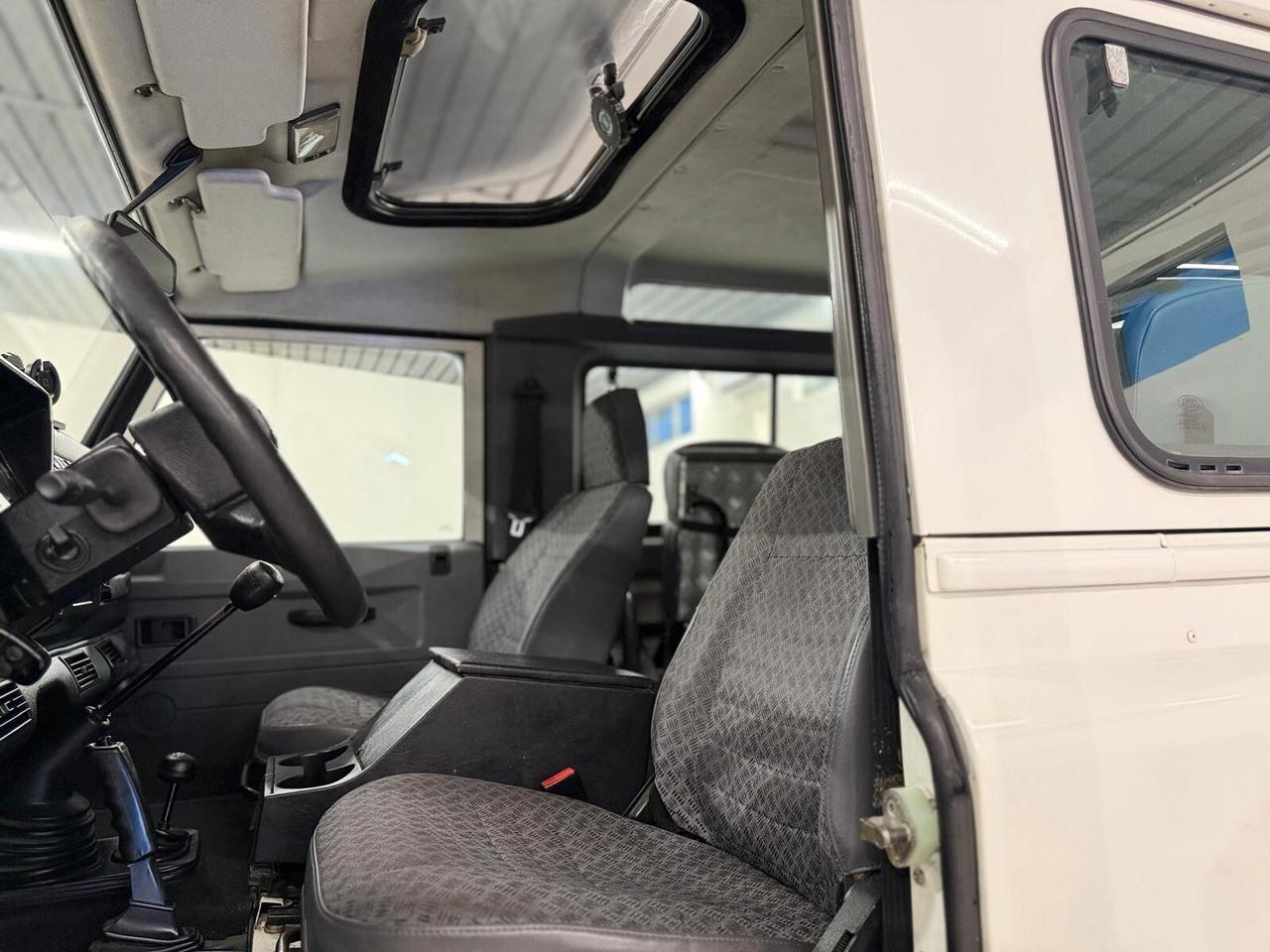 Land Rover Defender 90 2.5 Td5 Station Wagon S