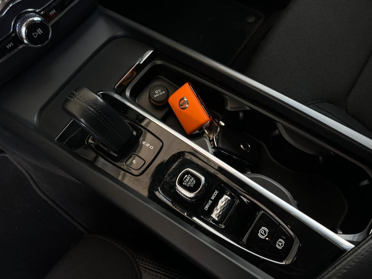 Volvo XC 60 XC60 B4 (d) AWD Geartronic Momentum Pro