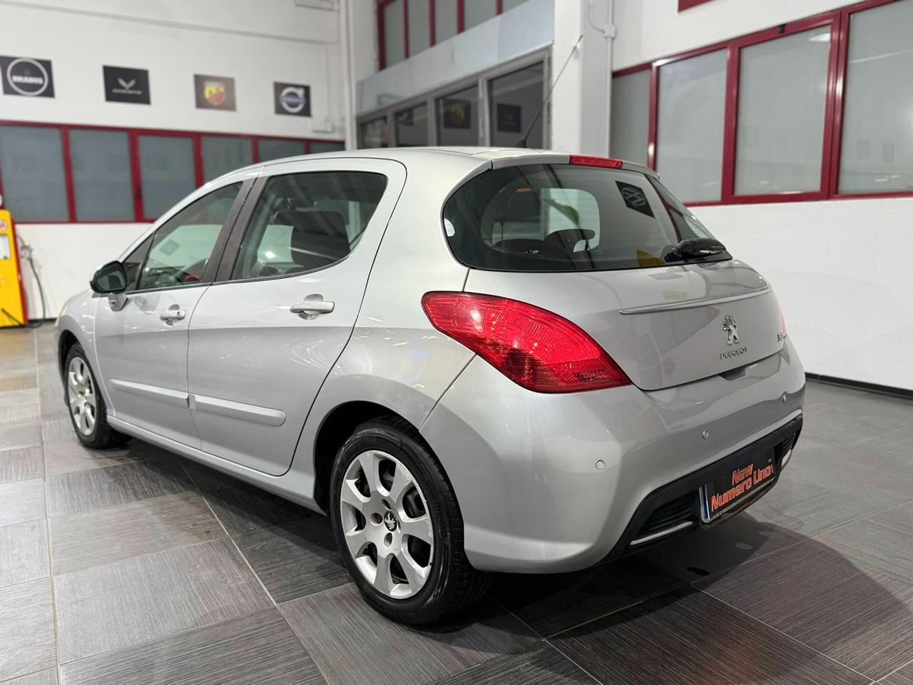 Peugeot 308 1.6 8V HDi 92CV 5p. Active 2012