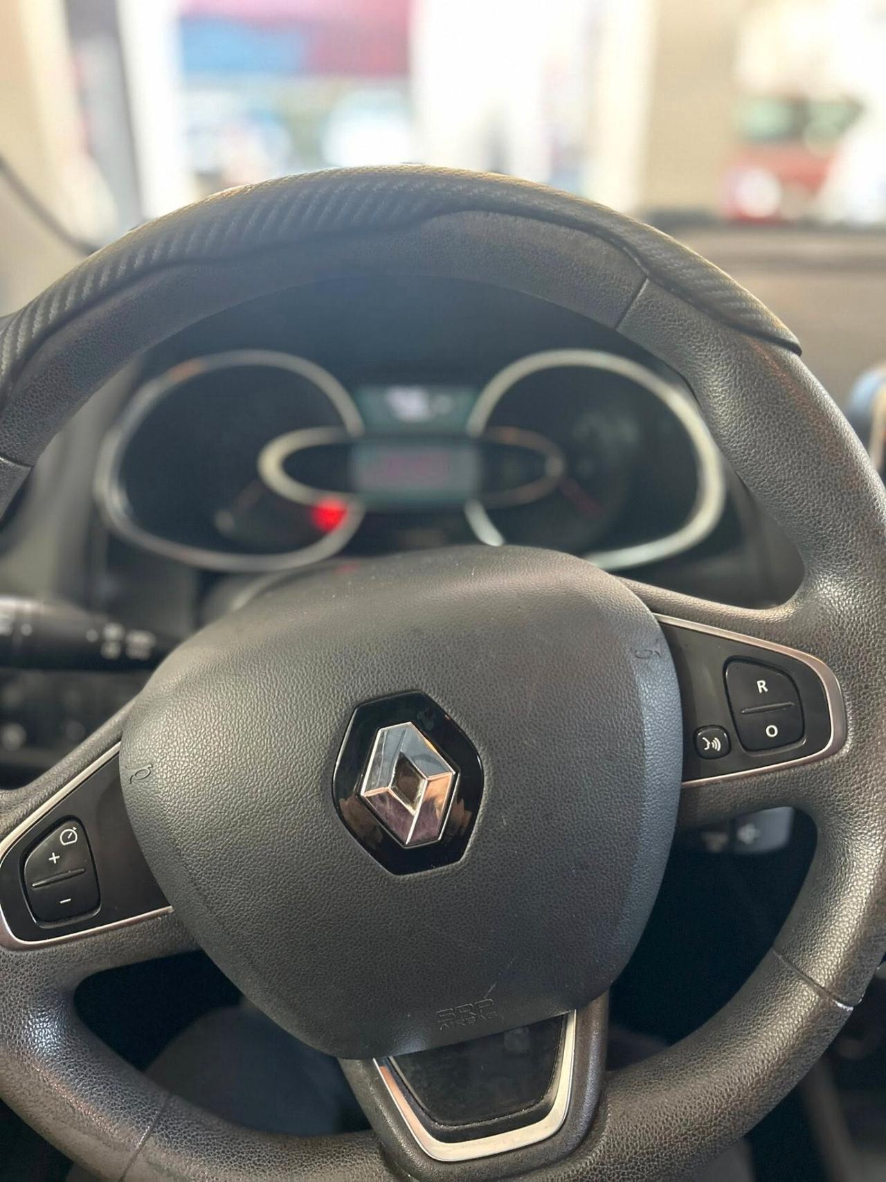 Renault Clio 1.2 75CV -2016 SOLO 92.000KM