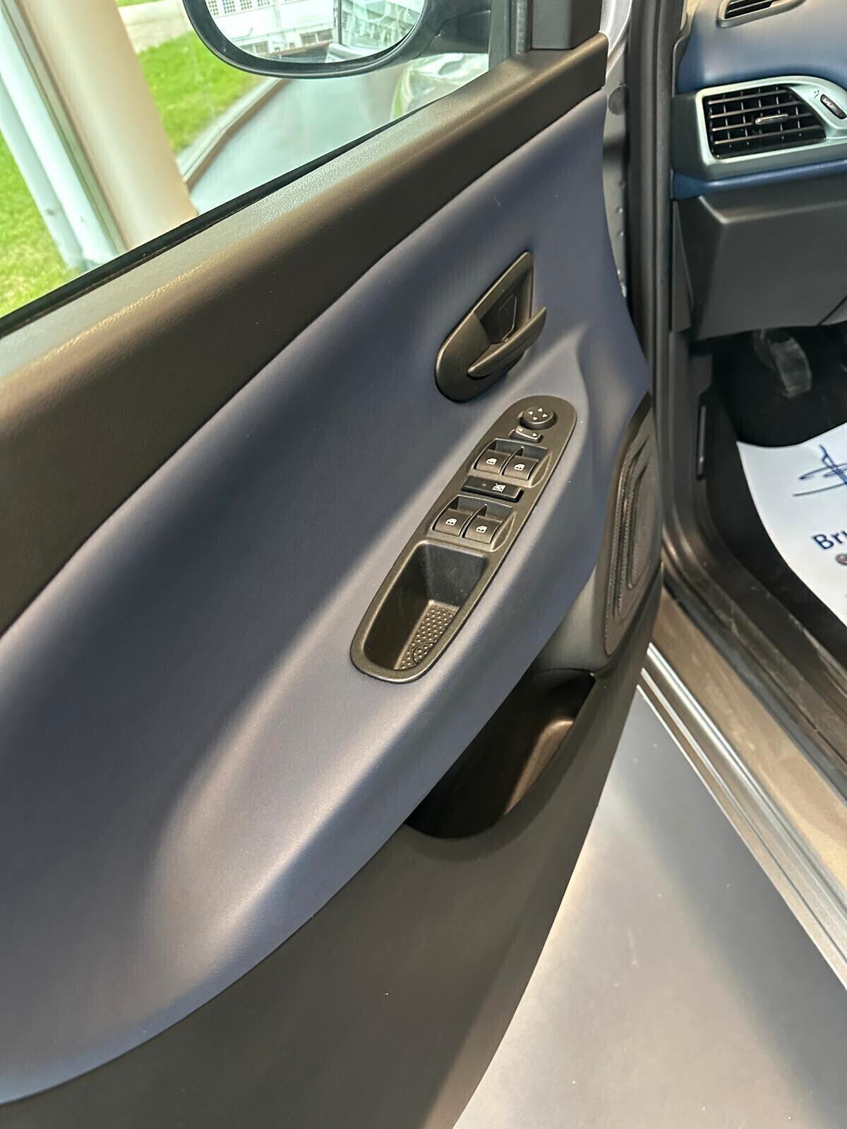 Lancia Ypsilon 1.0 FireFly 5 porte S&S Hybrid Platino