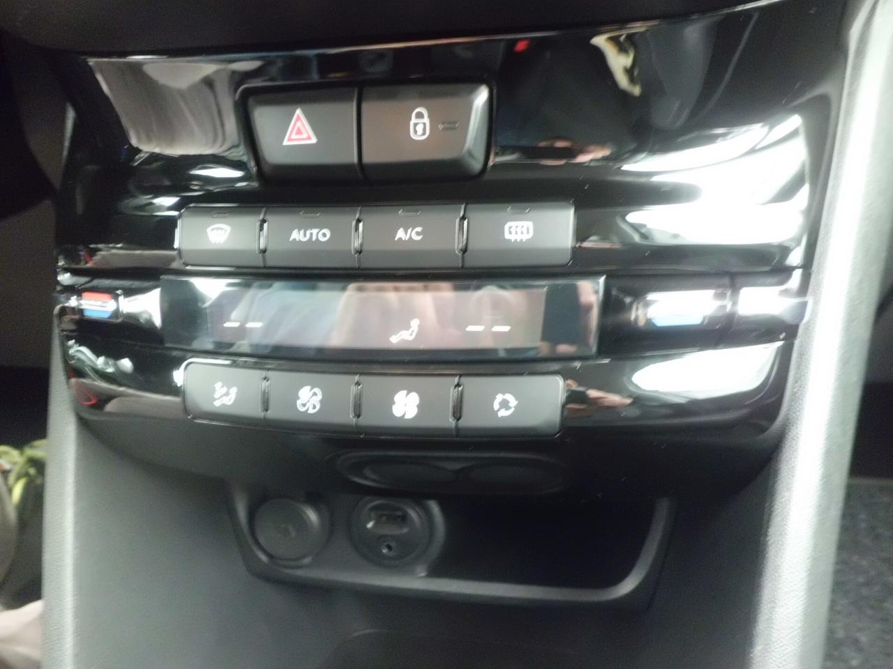 Peugeot 2008 BlueHDi 100 Allure