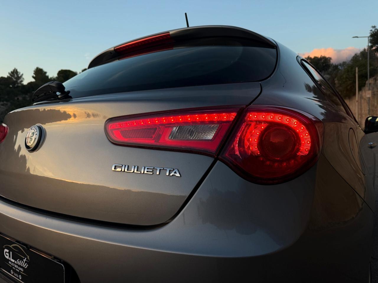 Alfa Romeo Giulietta/1.6 120CV/LED/17"/NEOPATENTATI