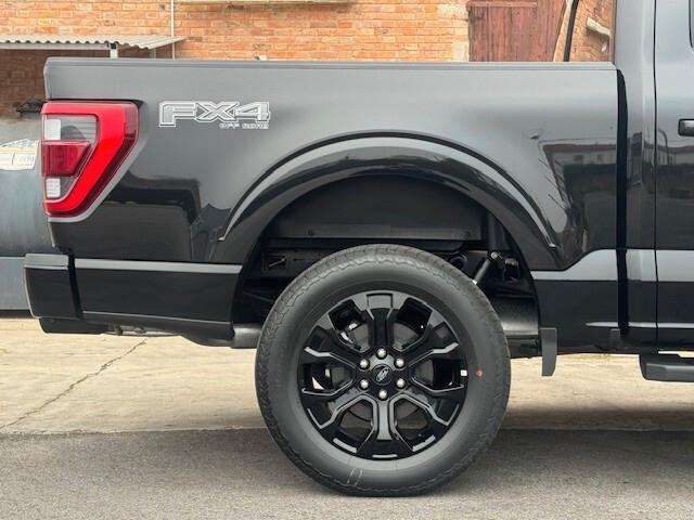 FORD F 150 5.0 V8 LARIAT BLACK APPEARANCE PKG