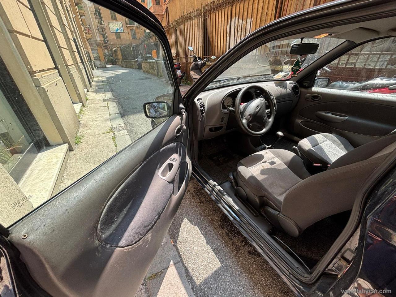 FORD Fiesta 1.2i 16V 3p. Zetec