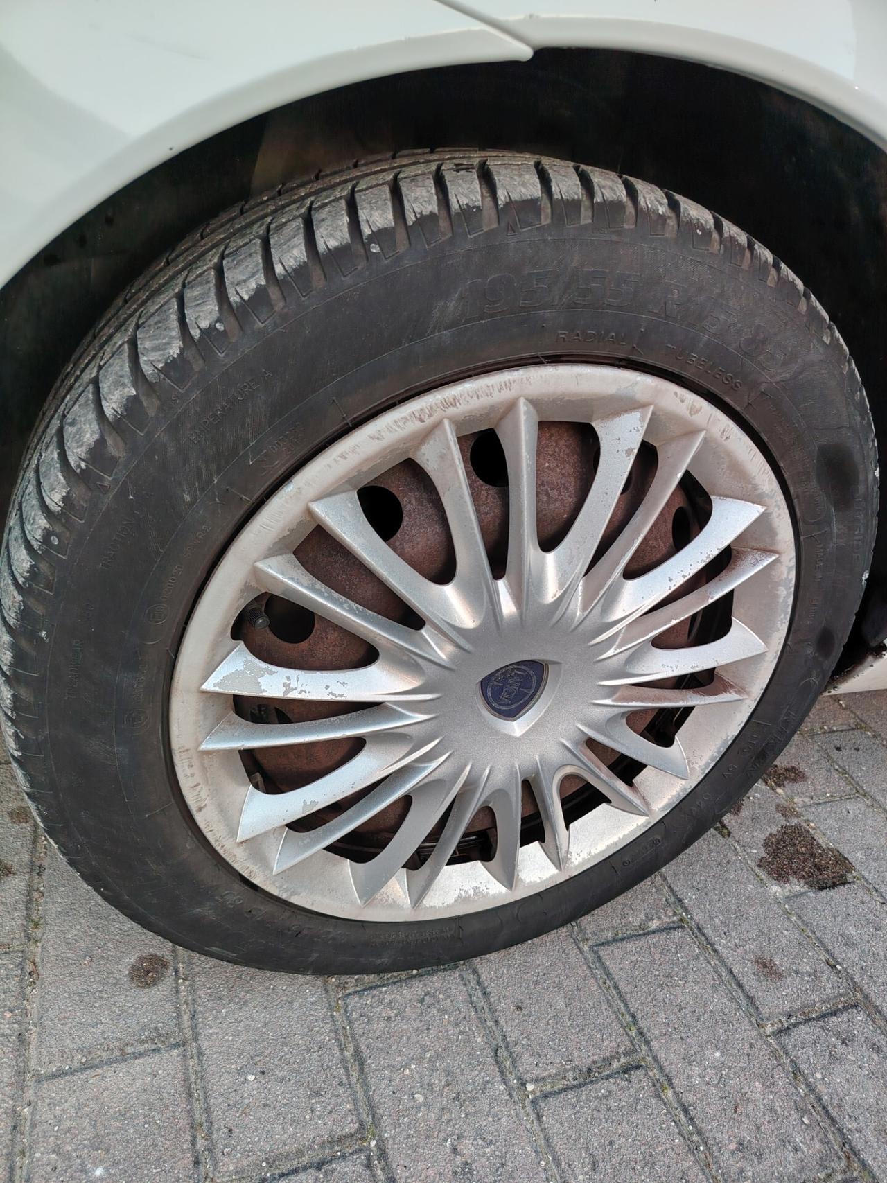 Lancia Ypsilon 1.2 Oro