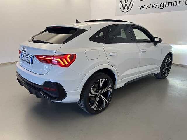 Audi Q3 SPB 35 TFSI S-tronic Identity Black