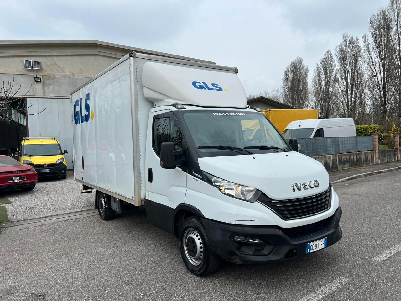 Iveco Daily 35S12 2.3 HPT PL Cabinato