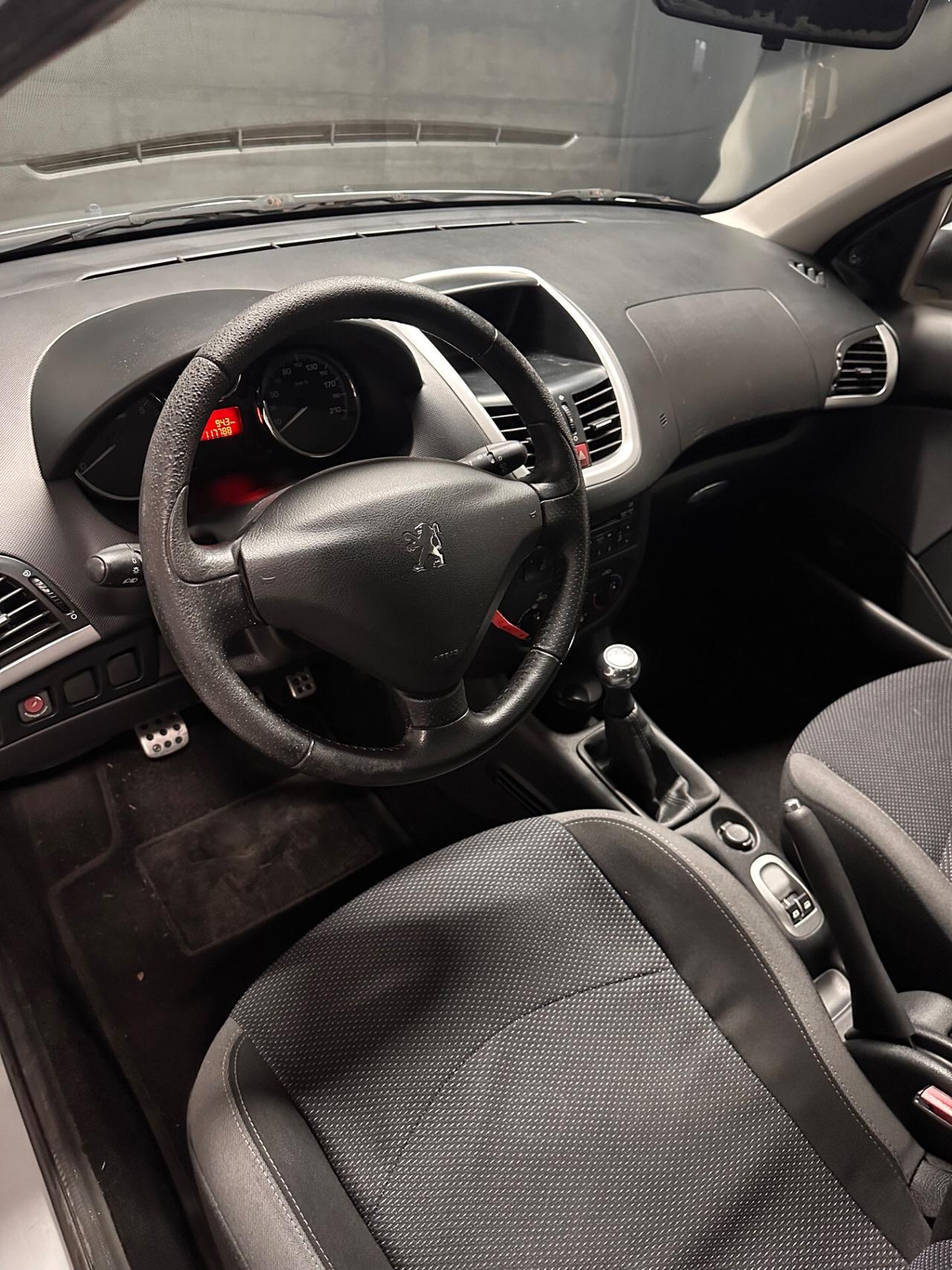 Peugeot 206 plus 1.1 2011
