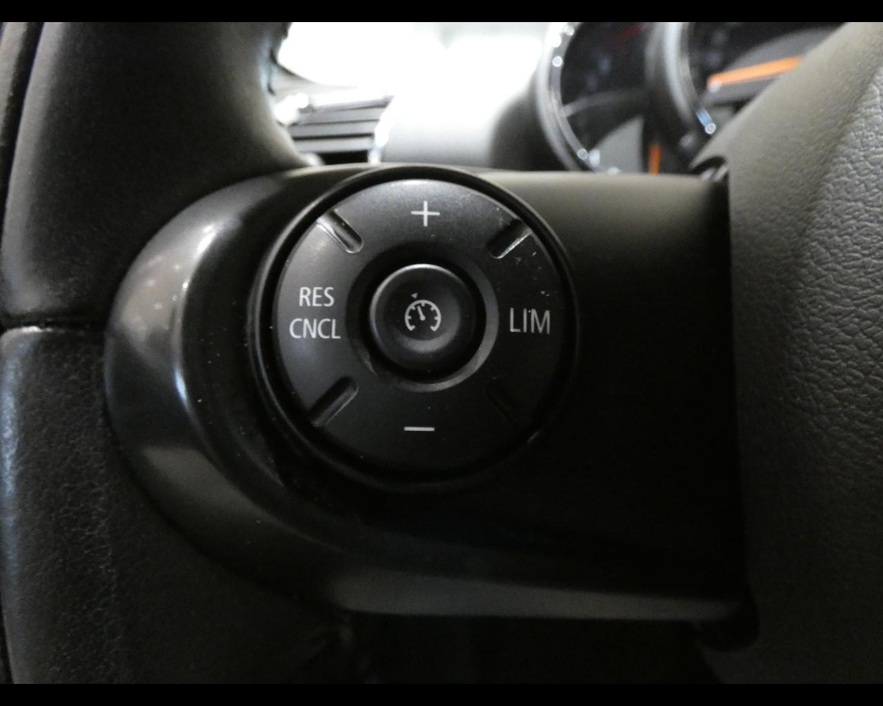 MINI Mini Clubman (F54) - Mini 1.5 One Mayfair Edition Clubman