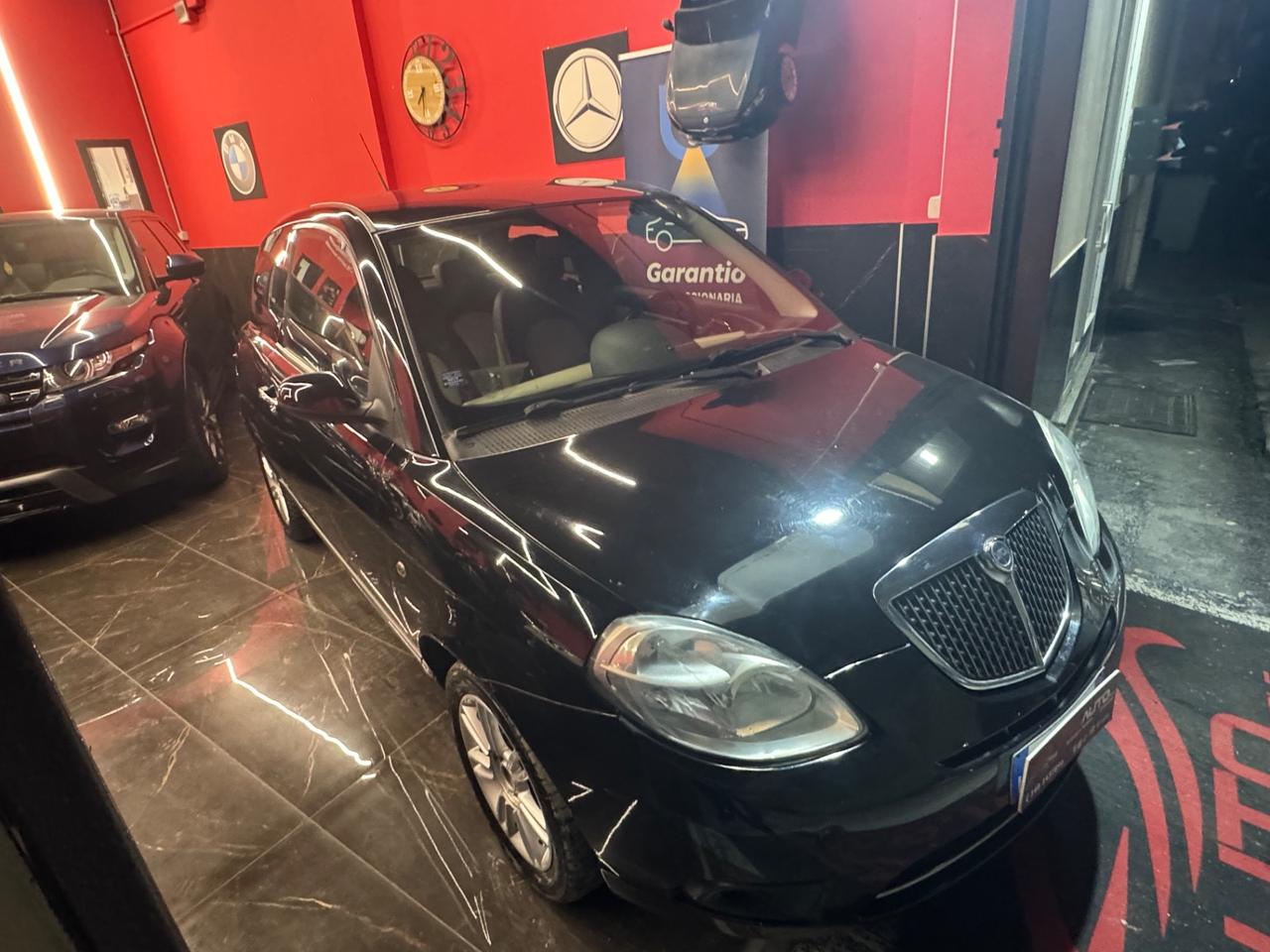 Lancia Ypsilon 1.3 MJT 90 CV Platino