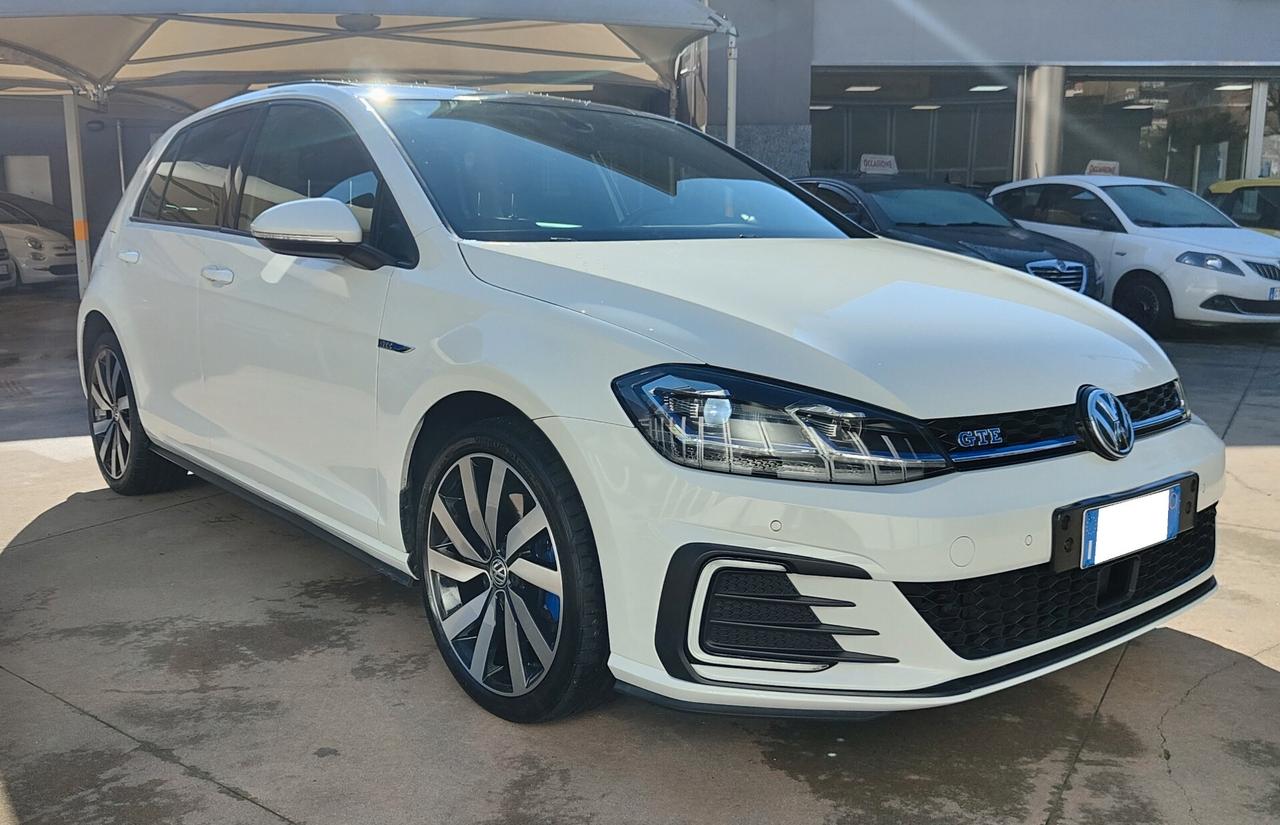 Volkswagen Golf GTE 1.4 TSI Hybrid PLUG-IN DSG 204CV