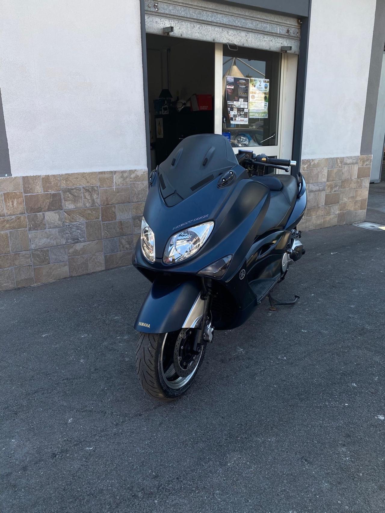 T max black max