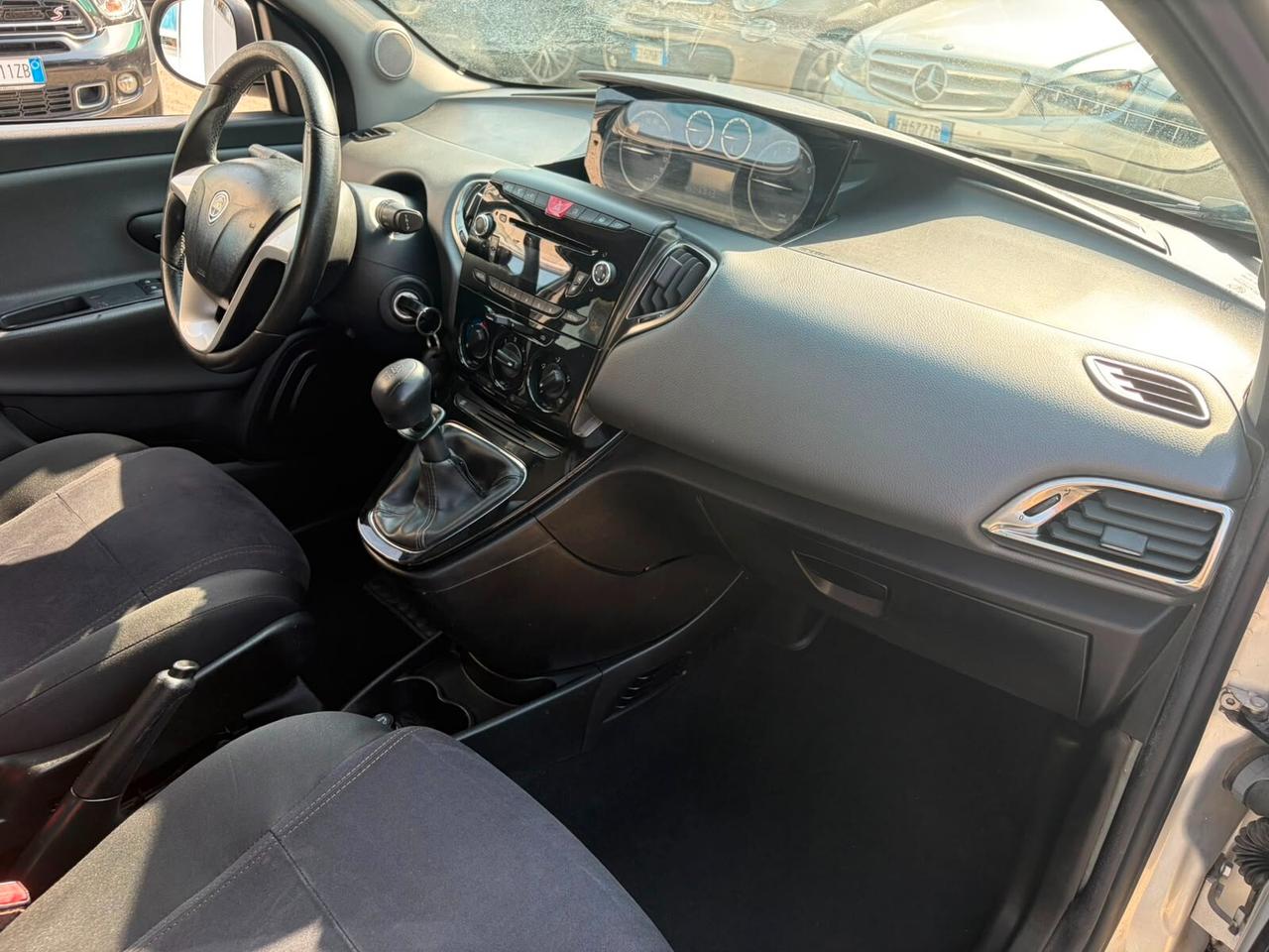 Lancia Ypsilon 1.2 69 CV 5 porte S&S Gold*EURO5*NEOPATENTATI