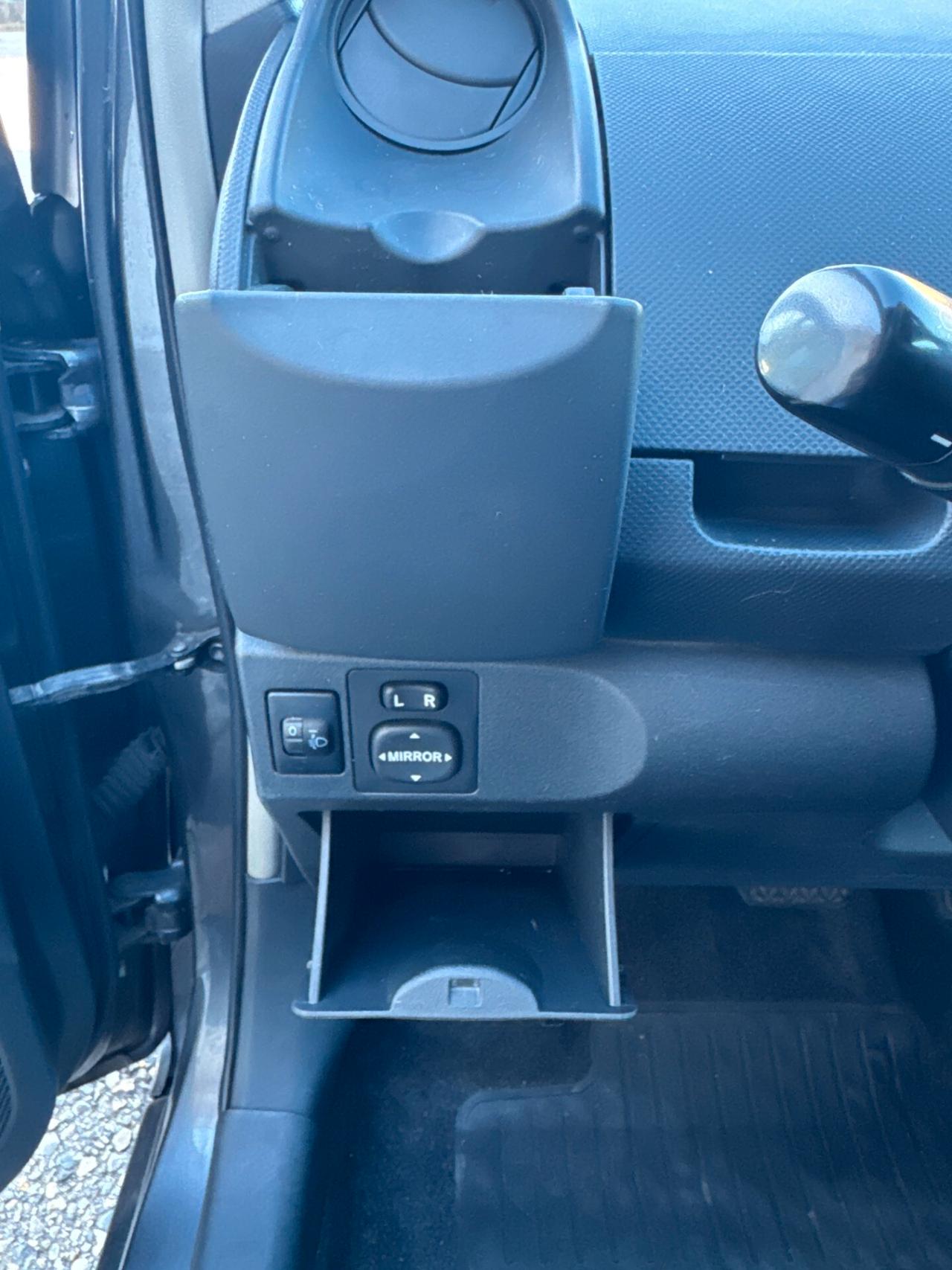Toyota Yaris 1.3 5p Benz*Cambio AUTOMATICO*TAGLIANDI CERTIFICATI*