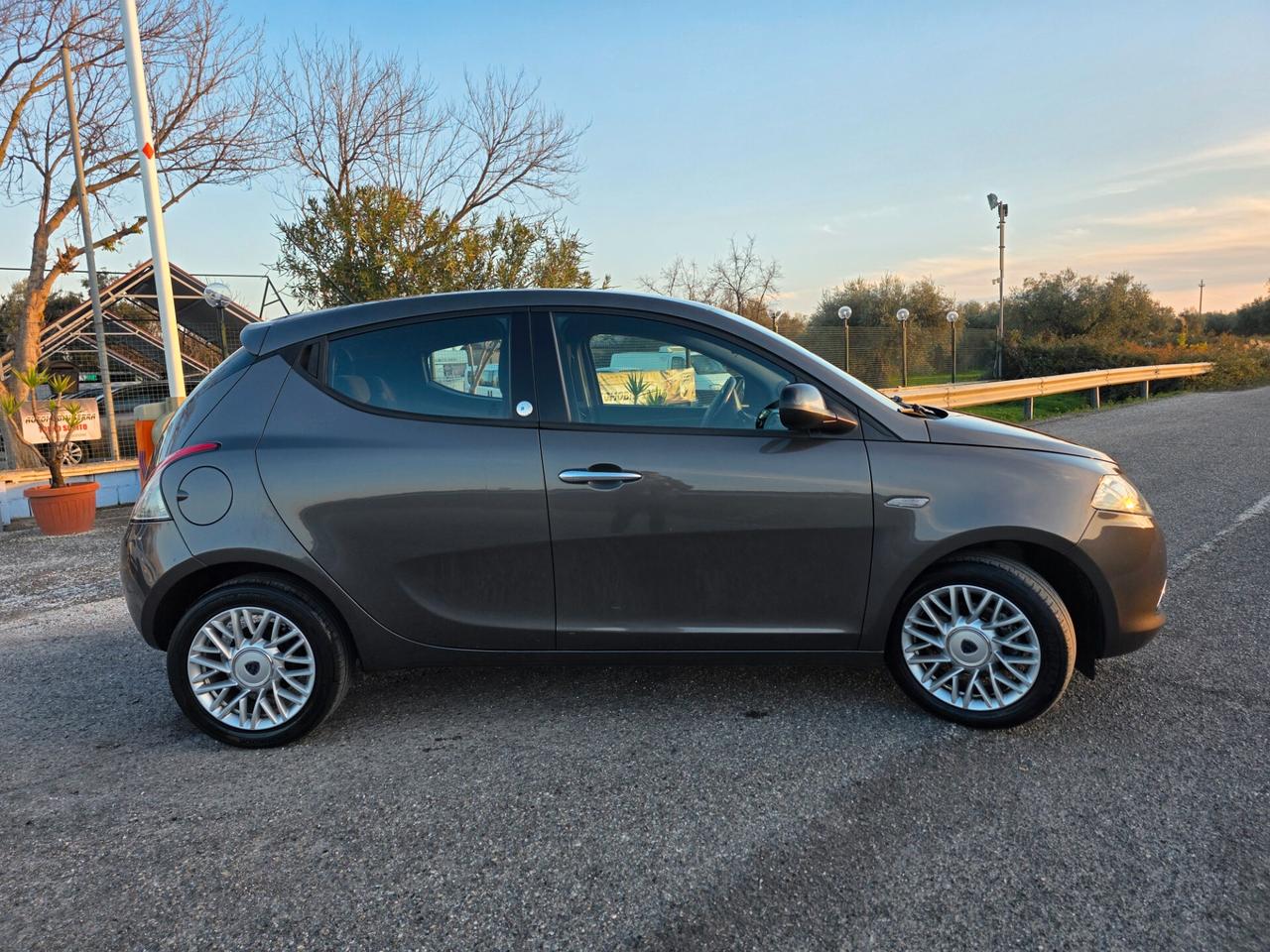Lancia Ypsilon 1.2 69 CV 5 porte GPL Ecochic Gold