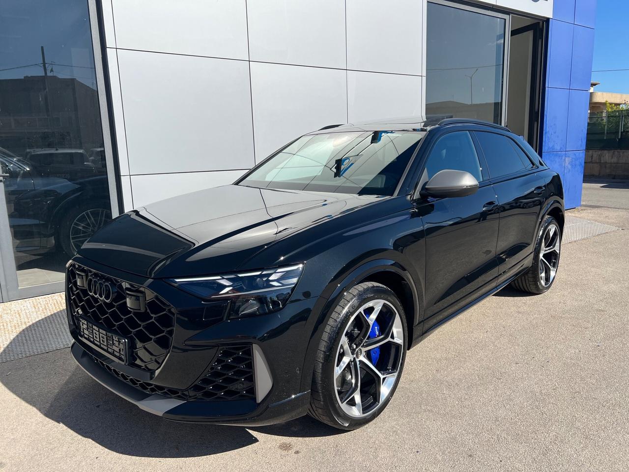 Audi RSQ8 performance possibilità noleggio no scoring