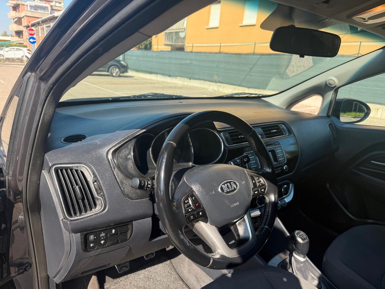 Kia Rio 1.4 crdi - NEOPATENTATI - 12 MESI DI GARANZIA -