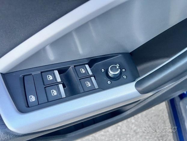 AUDI Q3 35 TDI S tronic Business Advanced