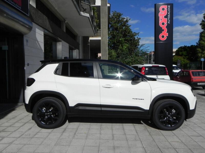 Jeep Avenger 1.2 Turbo 110 CV MHEV DCT BLACK EDITION