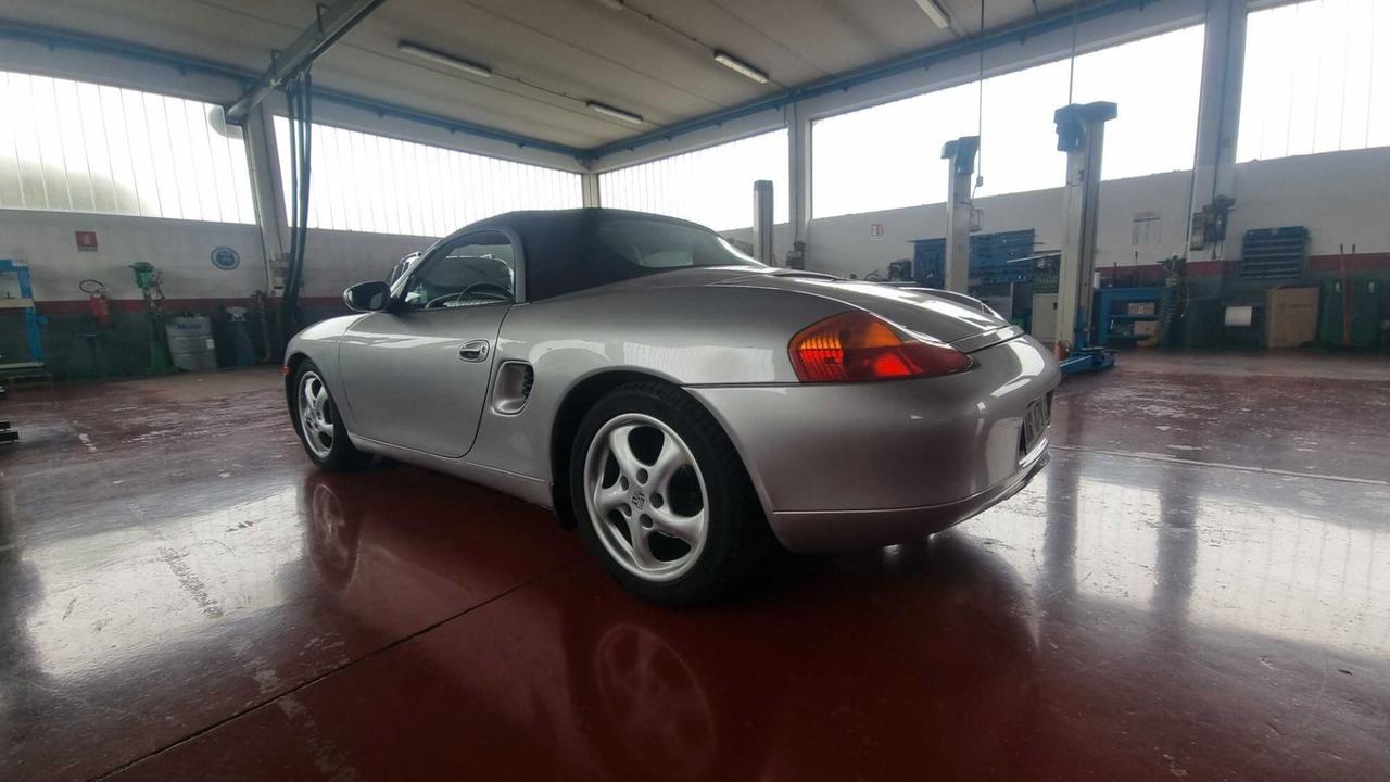 Porsche Boxster 2.5i 24V cat