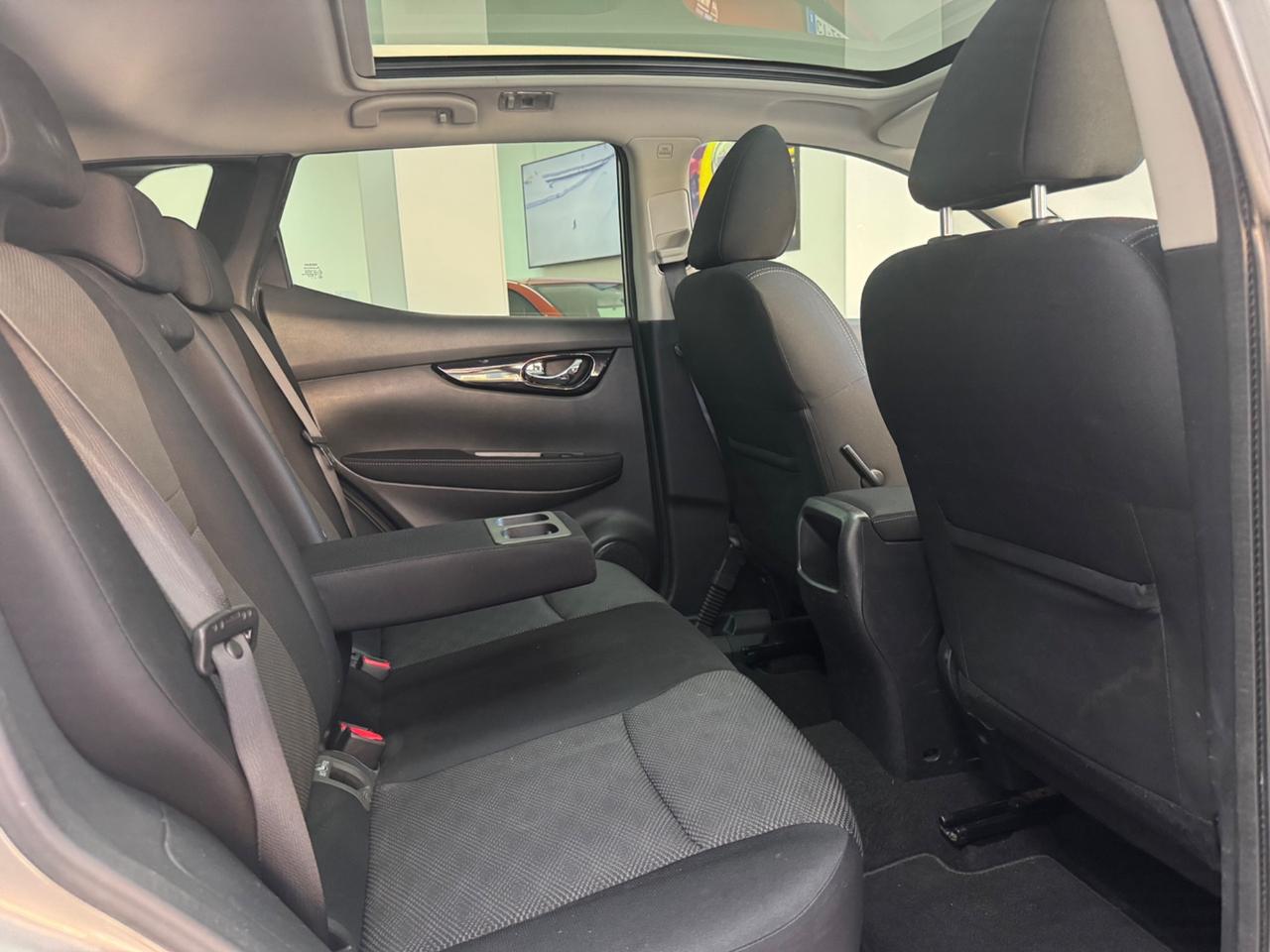 Nissan Qashqai 1.5 dCi N-Connecta/tetto/navi