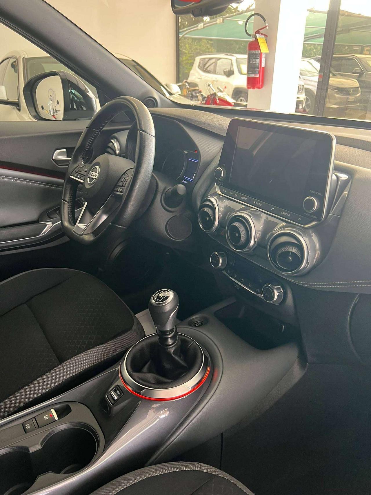 Nissan Juke Juke II 1.0 dig-t Tekna 114cv UNICOPRO
