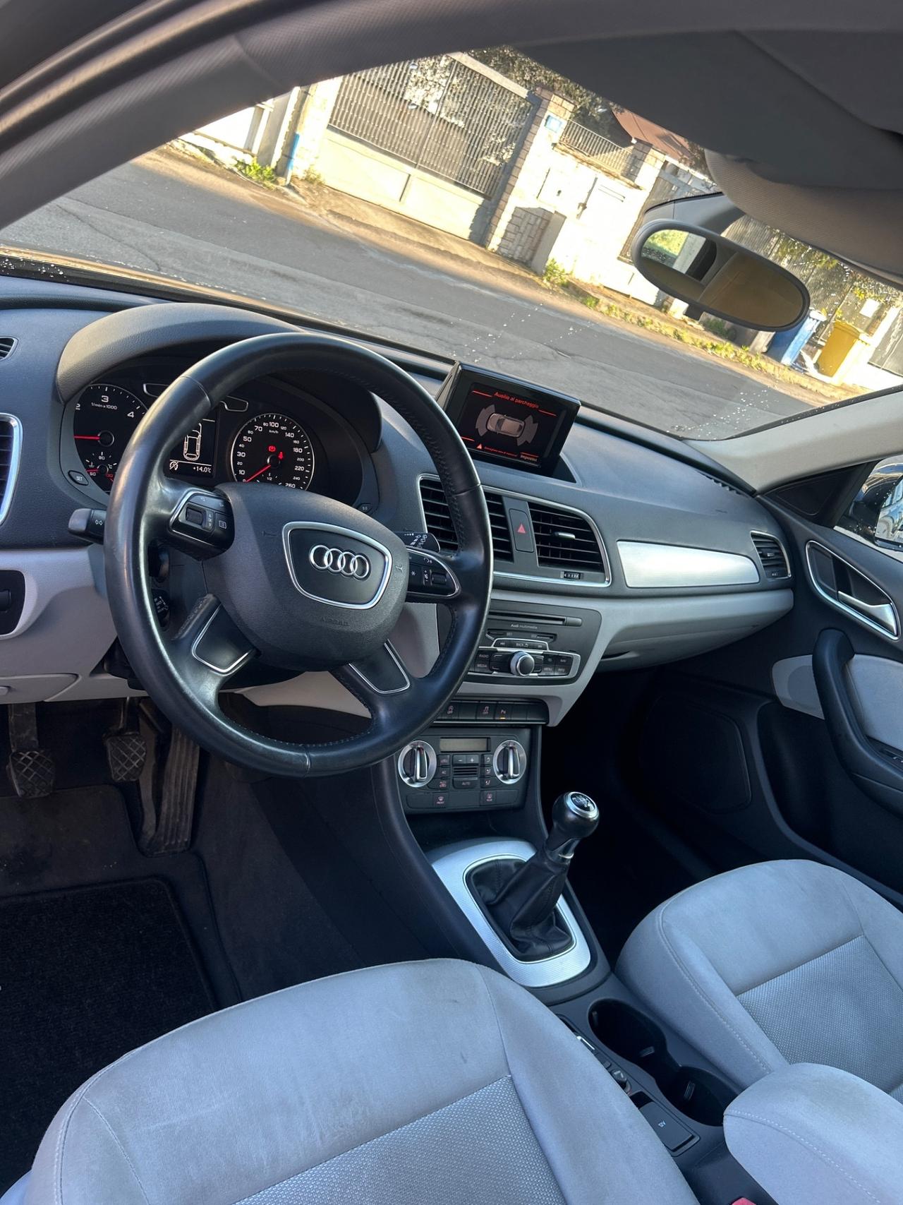 Audi Q3 2.0 TDI 140 cv-2013/LED/NAVI/18”