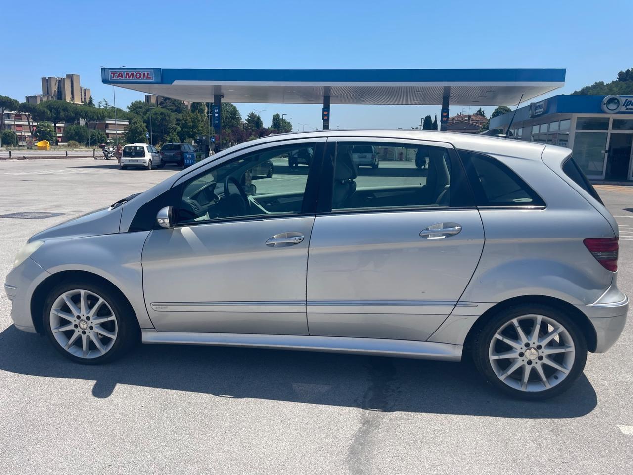 MERCEDES CLASSE B NEOPATENTATI 2.0 DISEL SPORT CAMBIO AUTOMATICO.