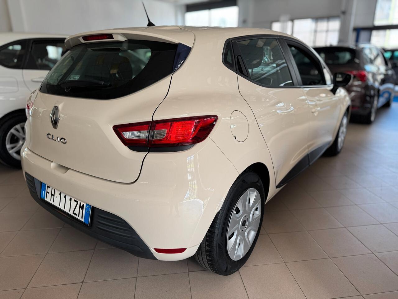 Renault Clio 1.2 75CV benzina 5 porte Life - OK NEOPATENTATI/E!