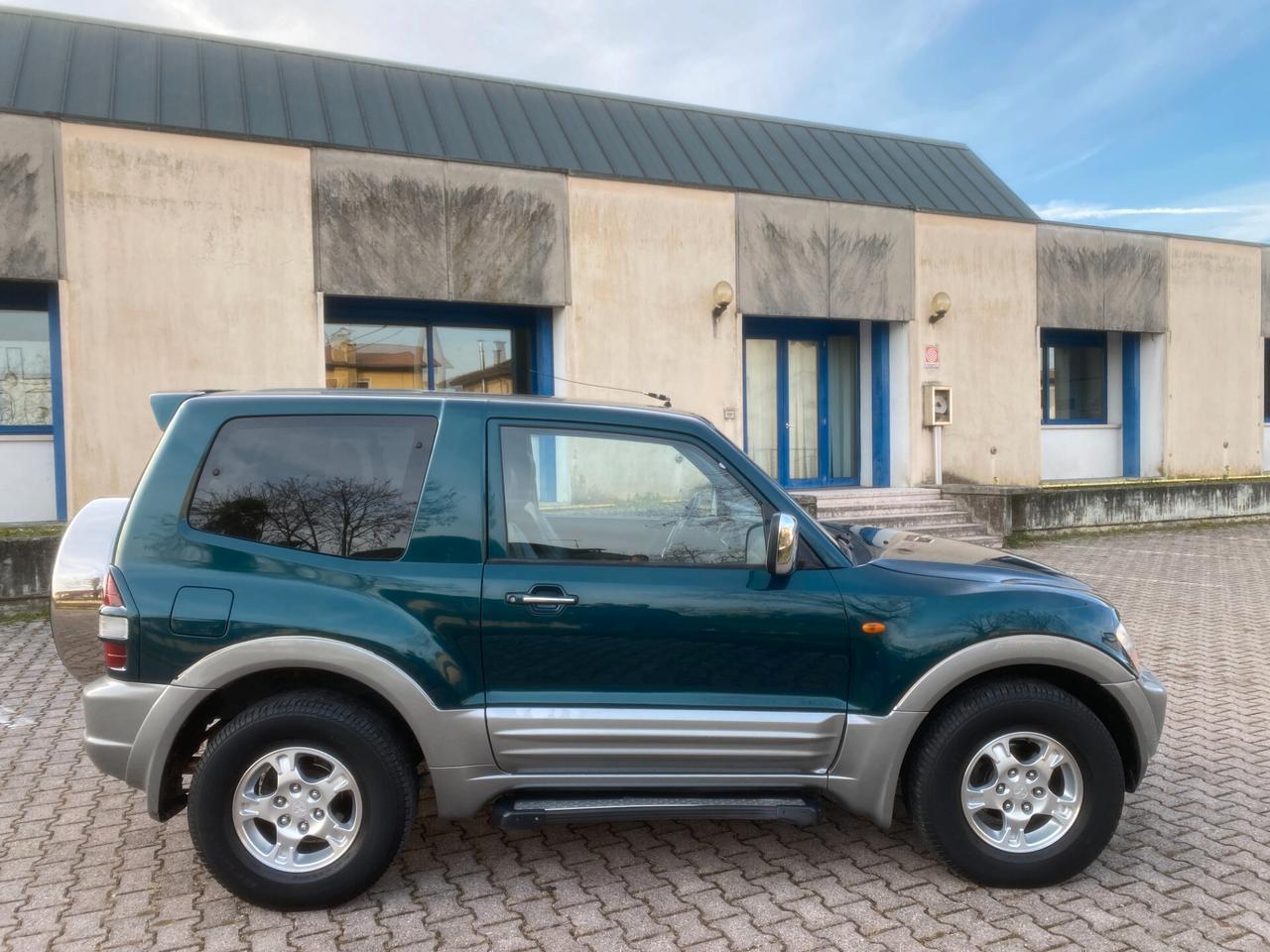 Mitsubishi Pajero 3.2DI-D GLS Autocarro Automatic