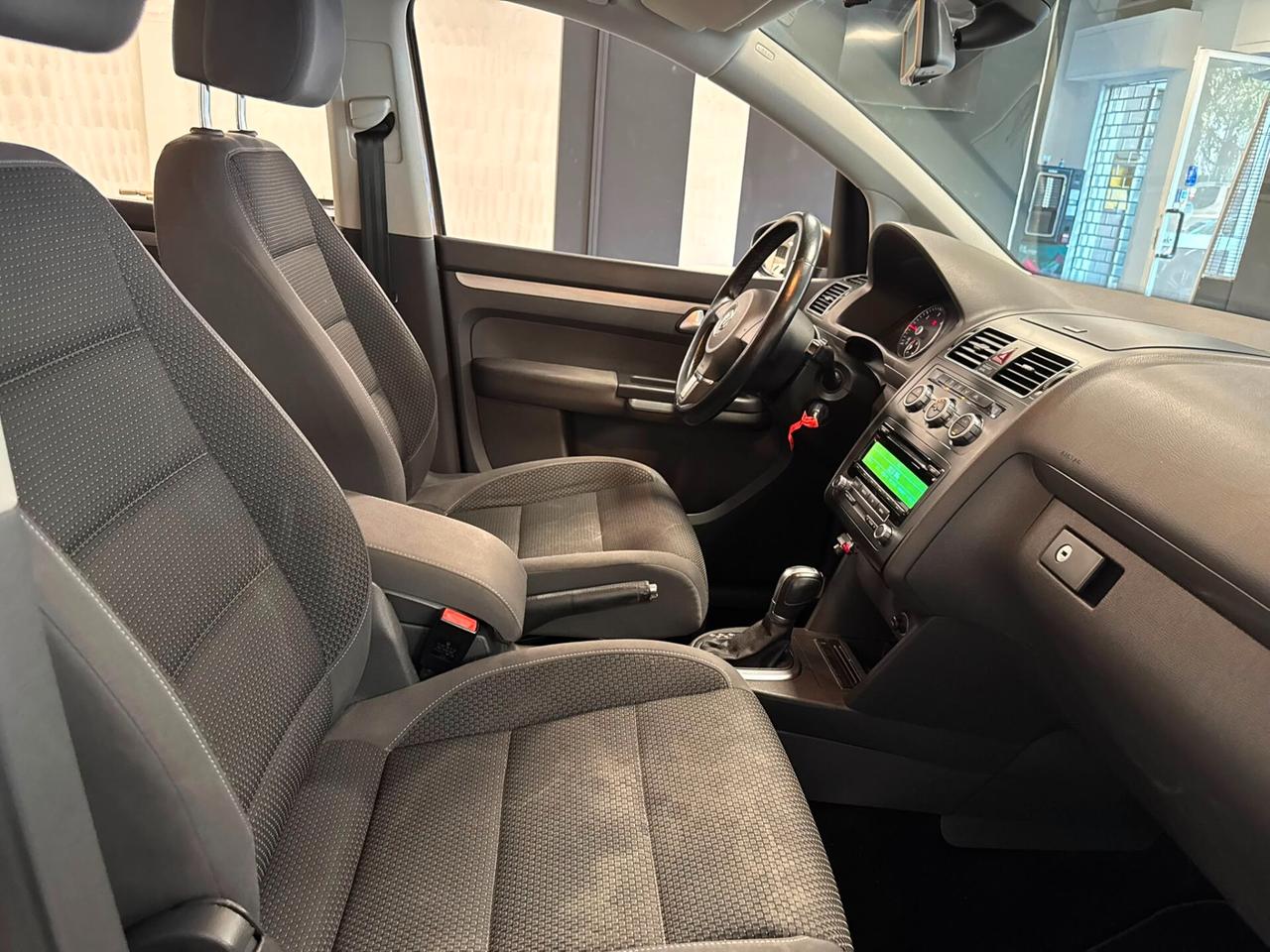 Volkswagen Touran Business 1.6 TDI DSG Comfortline