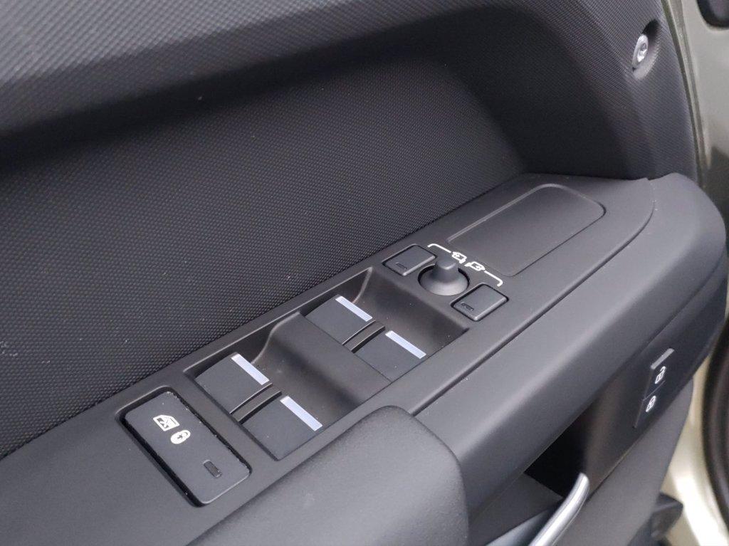 LAND ROVER Defender (2019) LAND ROVER 110 3.0D I6 200 CV AWD Auto S del 2025