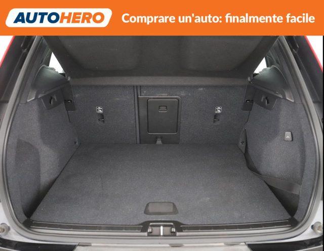 VOLVO XC40 D3 AWD Geartronic Momentum Pro