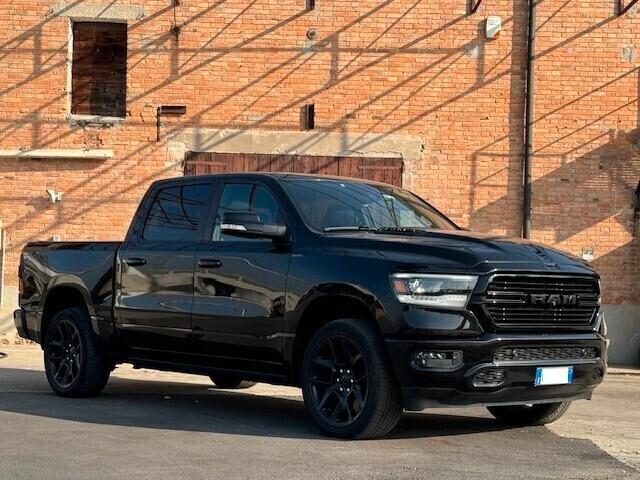 DODGE RAM 1500 SPORT 5.7L V8 NIGHT EDITION 4x4