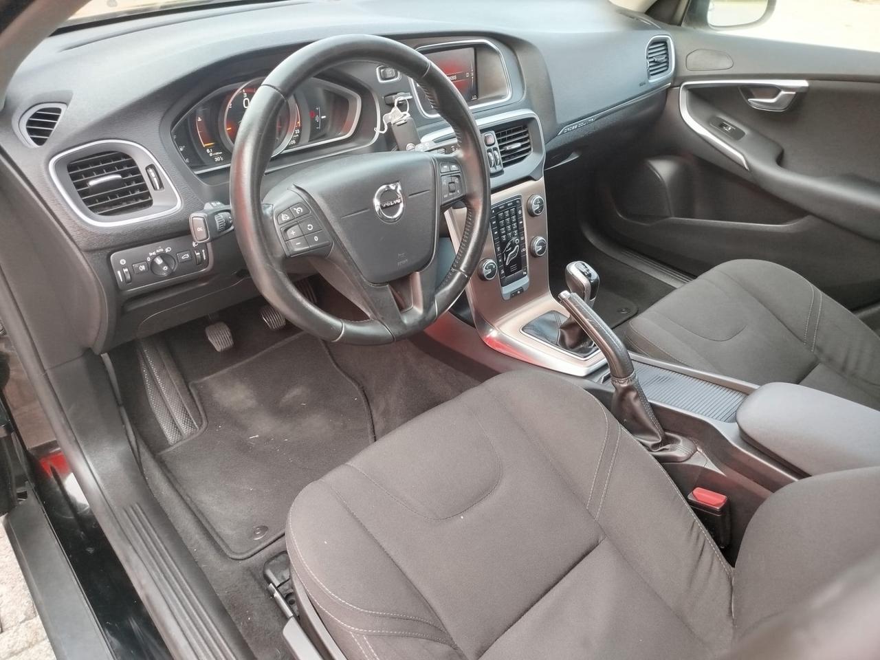Volvo V40 Cross Country D2 136.000 KM