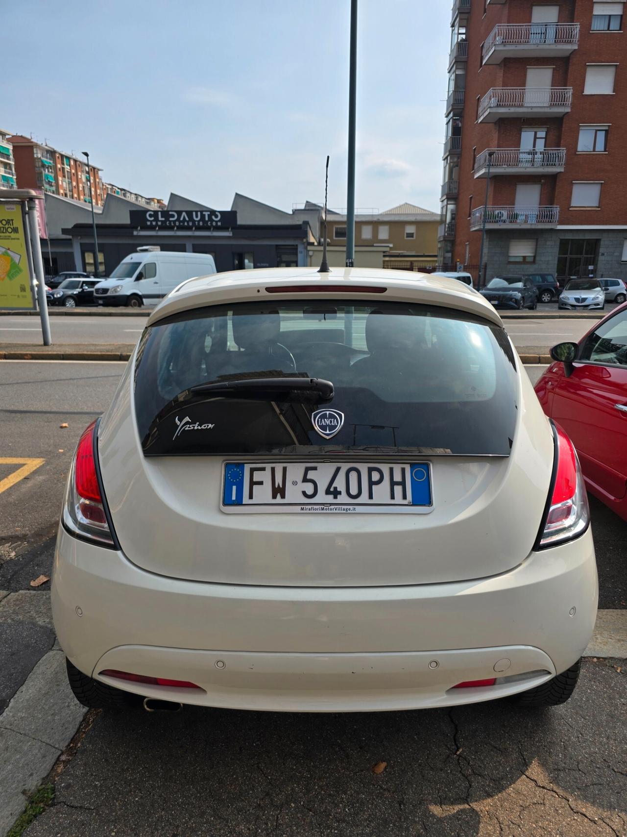 Lancia Ypsilon 1.2 69 CV 5 porte GPL Ecochic Platinum