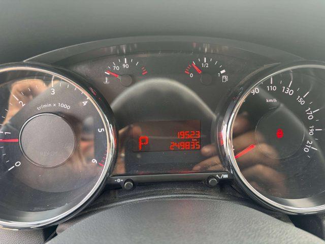 PEUGEOT 5008 5008 I 2009 2.0 hdi 16v Business navi 163cv auto