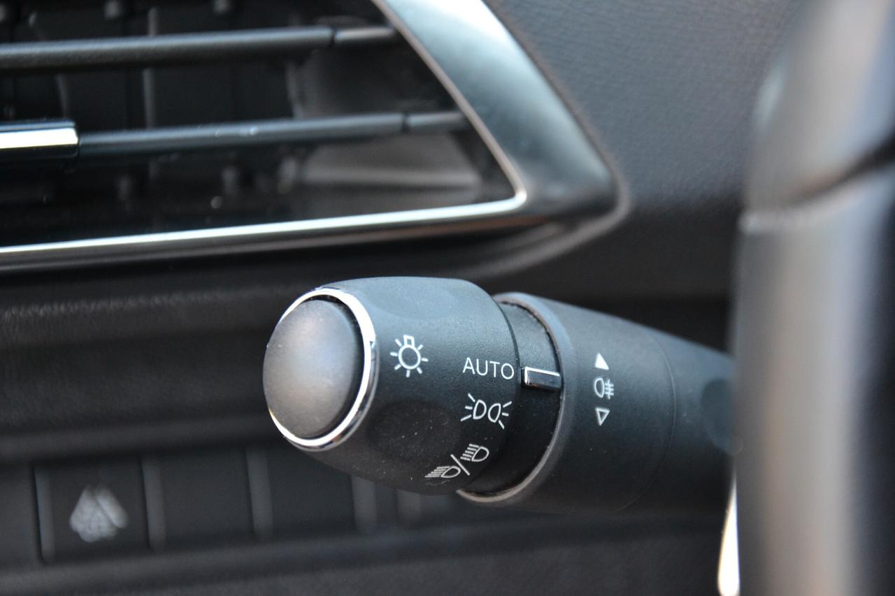 Peugeot 3008 1.5 BLUEHDI 130CV EAT8 ALLURE PREZZO REALE SENZA VINCOLI! UNIPRO' FATTURABILE GARANZIA 12 MESI