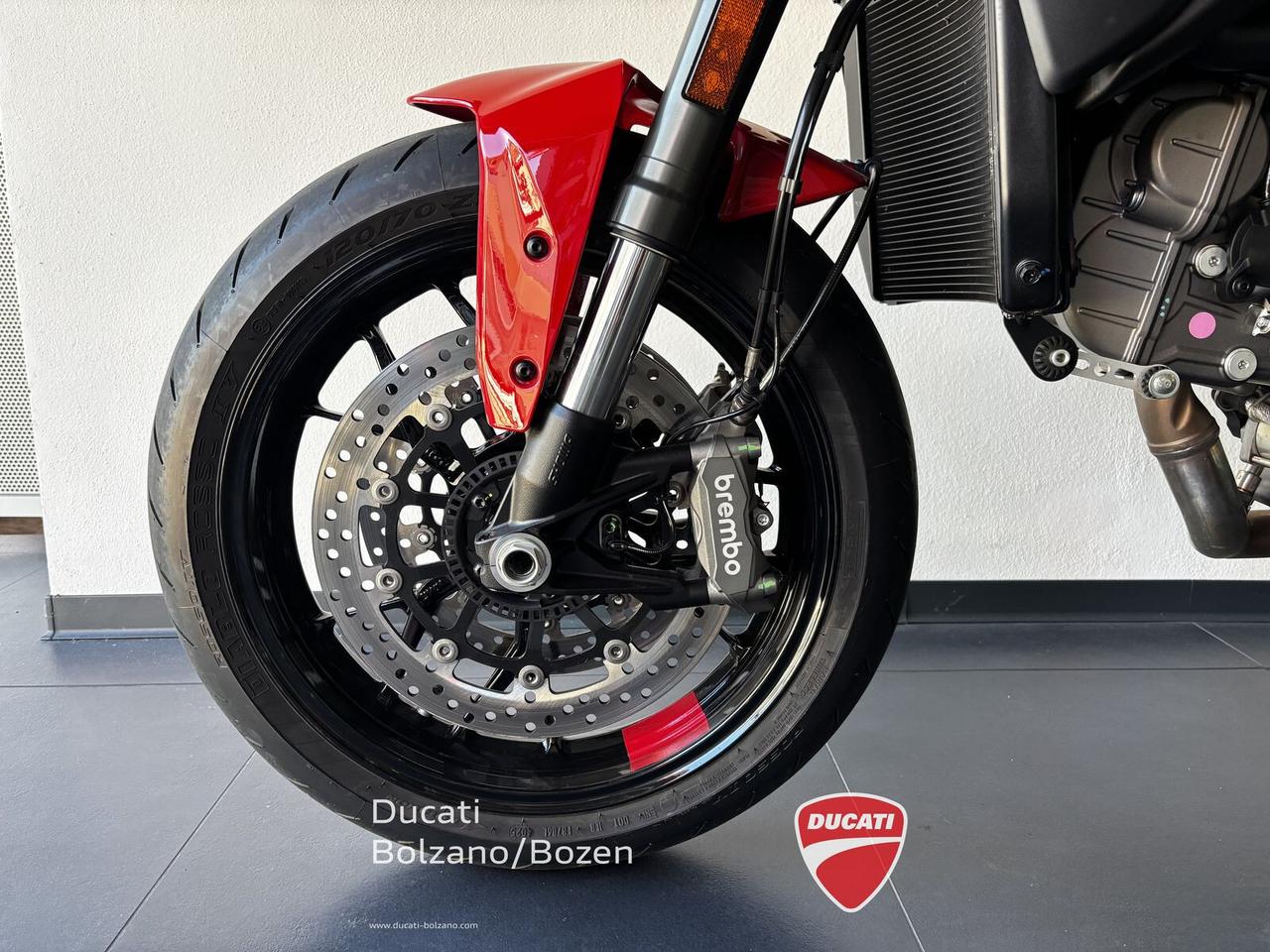 Ducati Monster V2 896