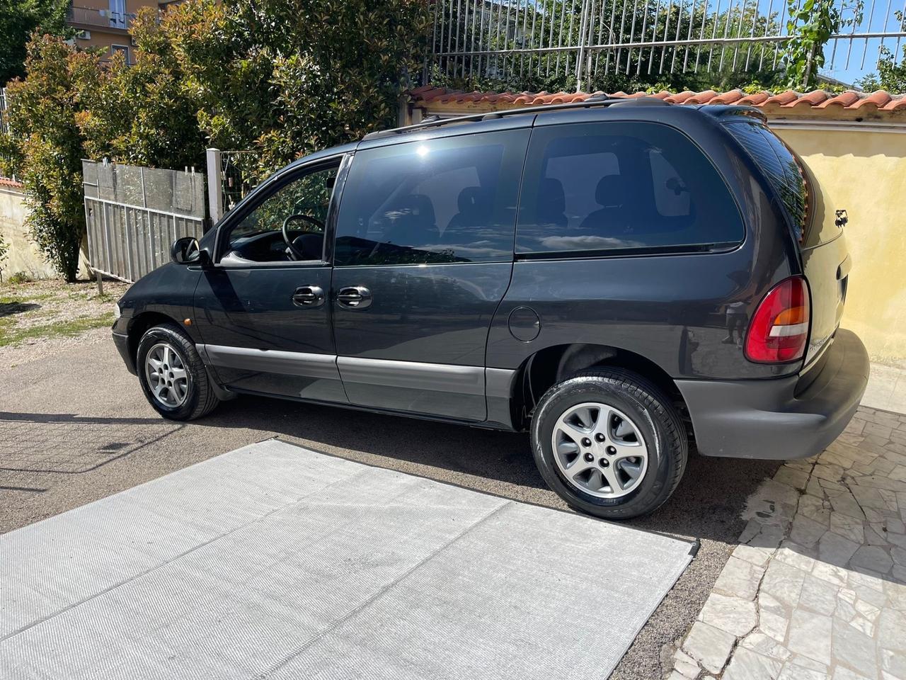 Chrysler Voyager 2.5 turbodiesel LX