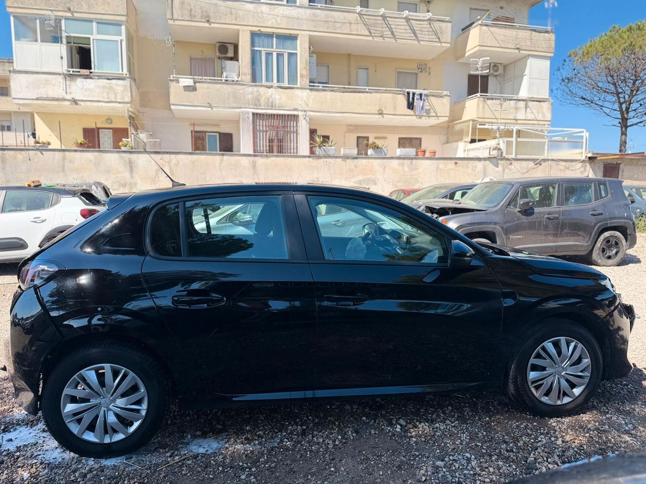 Peugeot 208 PureTech 75 Stop&Start 5 porte Active Sinistrato Incidentata