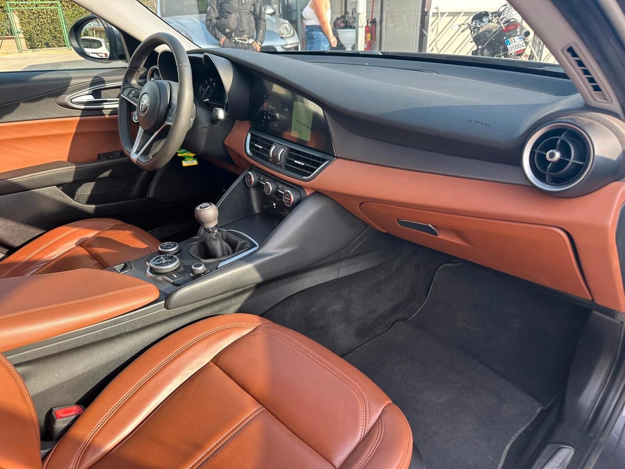 Alfa Romeo Giulia 2.2 Diesel 180 cv Cambio Manuale