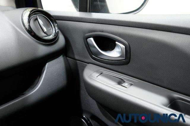 RENAULT Clio TCe 12V 75 CV 5 PORTE MOSCHINO ZEN FULL LED