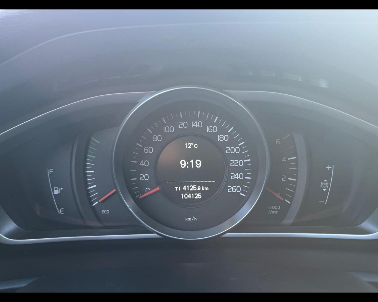 VOLVO V40 (2012-2020) - V40 D2 Business