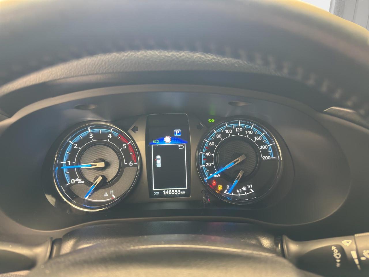 Toyota Hilux 2.8 d double cab Invincible 4wd auto