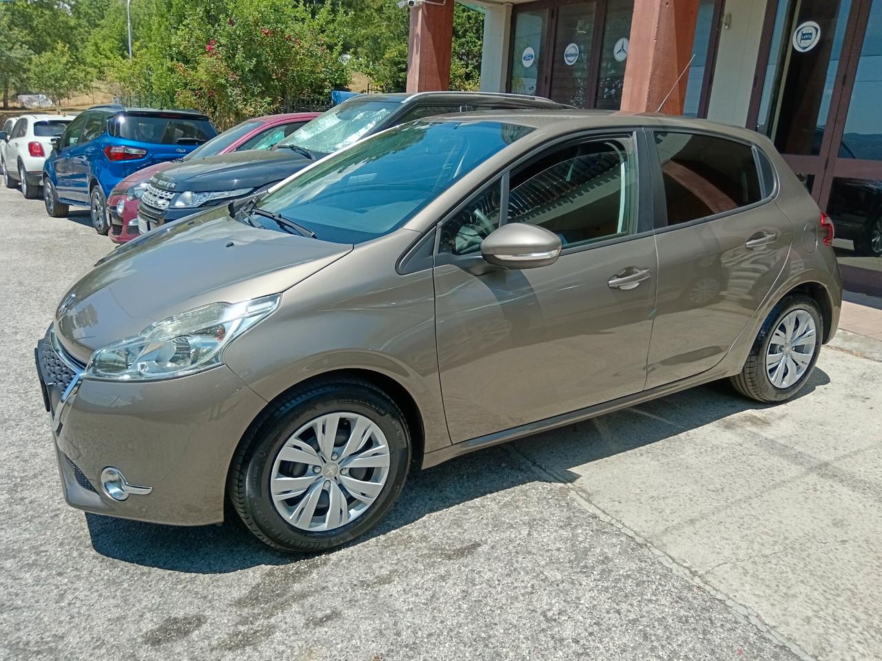 Peugeot 208 1.4 HDi 68CV 5P NEOPATENTATI