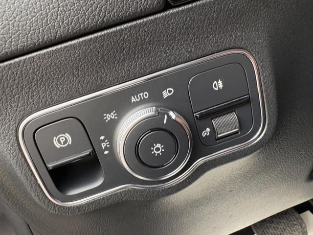 MERCEDES-BENZ GLA 180 d Automatic Business Extra